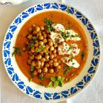 Seidentofu & Harissa-Kichererbsen in Tomatensoße