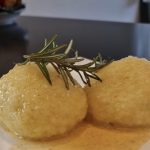 Gefüllte Erdäpfelknödel mit Waldviertler Tofu