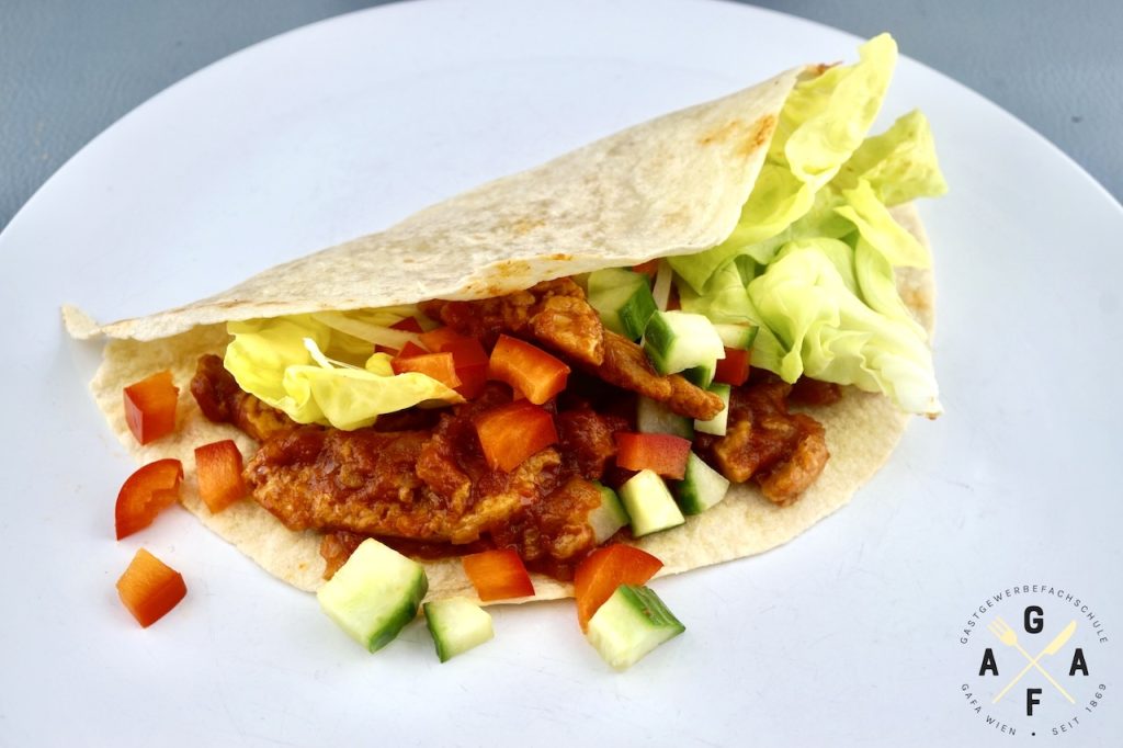 Tortilla mit Sojageschnetzeltem Tortilla mit Sojageschnetzeltem
