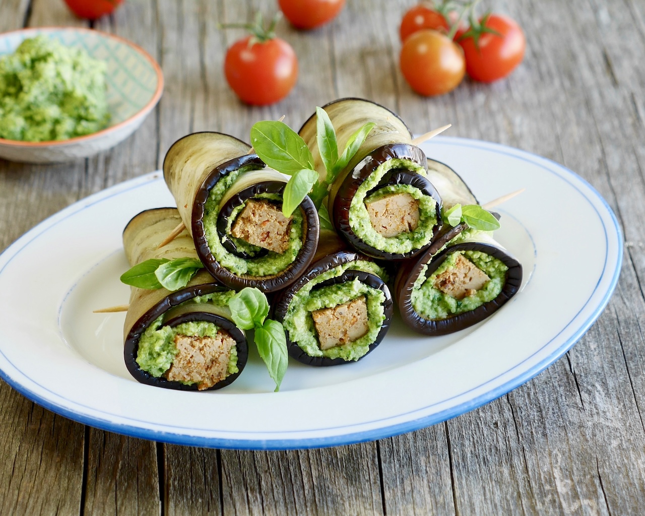 melanzani-roellchen Melanzani Röllchen mit Tomaten Tofu