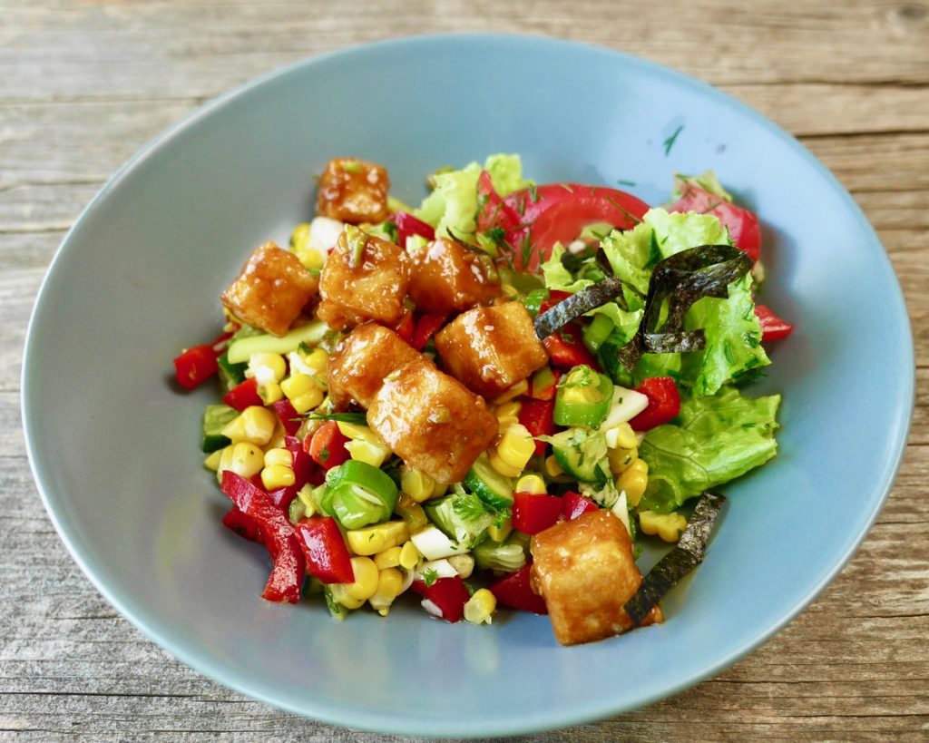 miso-tofu-mit-mais-salat miso-tofu-mit-mais-salat