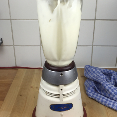 Sojadrink_mixen_Foto_Reinhard_haberfellner