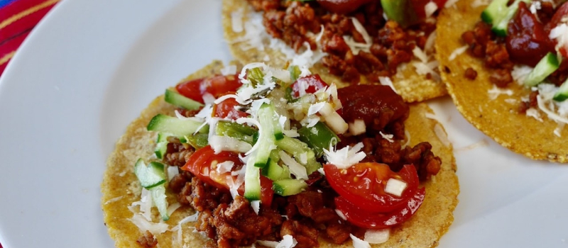 tortilla-mit-wuerzigem-sojafaschiertem-